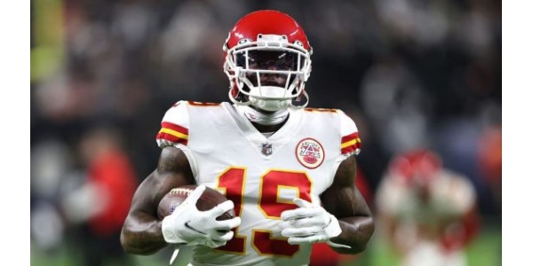 Pourquoi les Titans du Tennessee ont signé Josh Gordon Pourquoi les Titans du Tennessee ont signé Josh Gordon